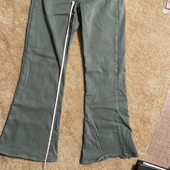 American Eagle High Rise Flare Jeans!! - Picture 9 of 10